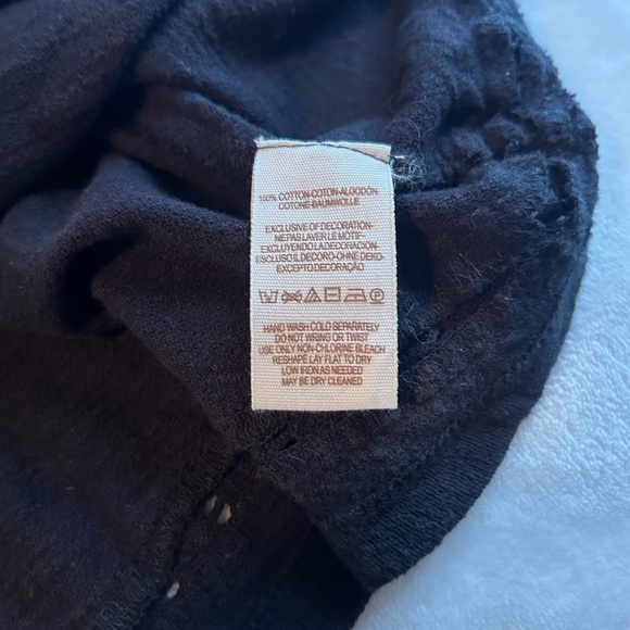 Floral Embroidered Black Blouse - Picture 5 of 5